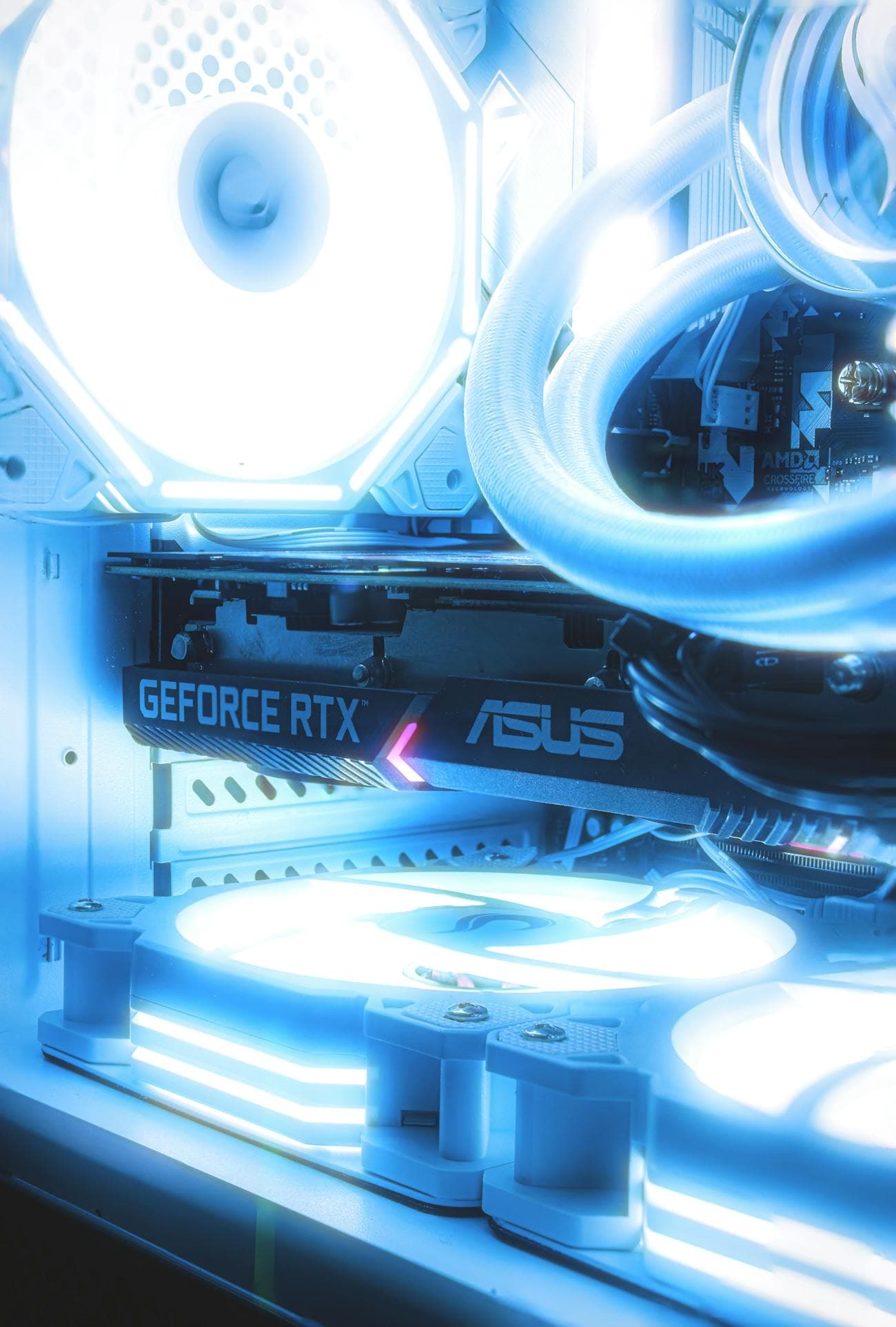 Upgrade de la carte graphique d un PC gamer dans l atelier