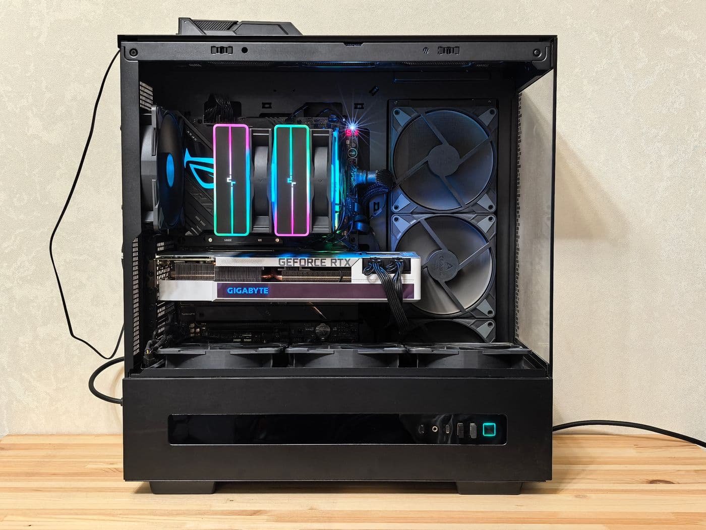 Illustration de PC gamer RGB pour visualiser une config 1500 euros