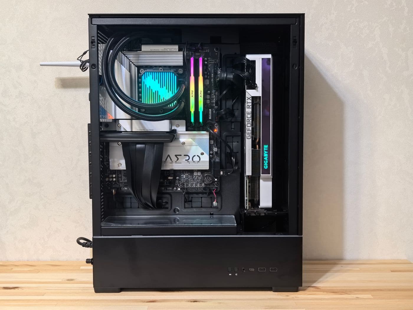 Illustration de PC gamer watercooling pour comparer une config 2000 euros